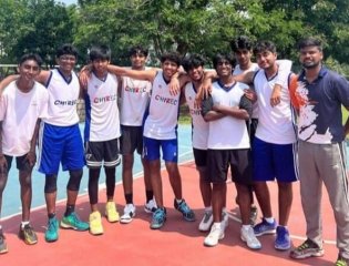 Boys Basketball Team triumphs at Varasity Basketball League