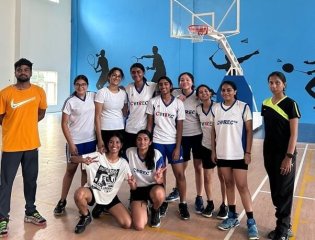 Girls Basketball Team qualifies at Varasity Basketball League